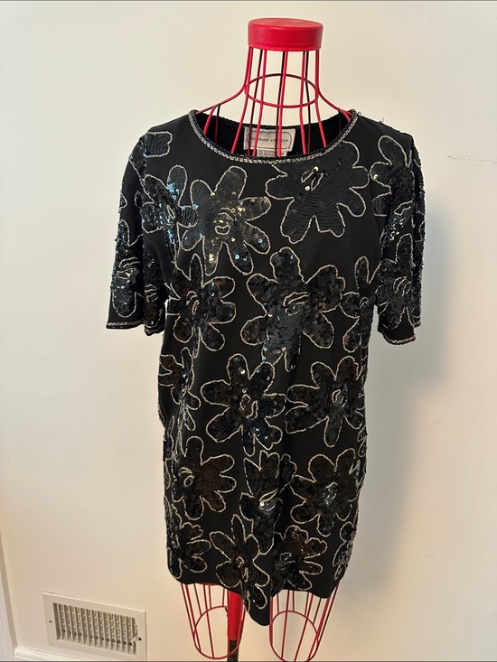 Adrienne Vittadini Tops - Adrienne Vittadini Black Sequined Floral Top
